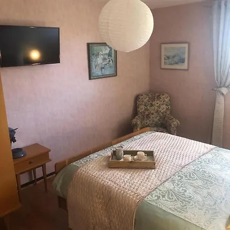 Oda ve Kahvaltı Biroc Pyrenees